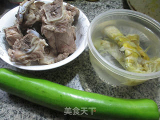 Sheep's Tail Bamboo Shoots Night Blossom Tube Bone Soup recipe