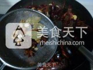 Crayfish-"simmered Prawns in Qianjiang Oil" recipe