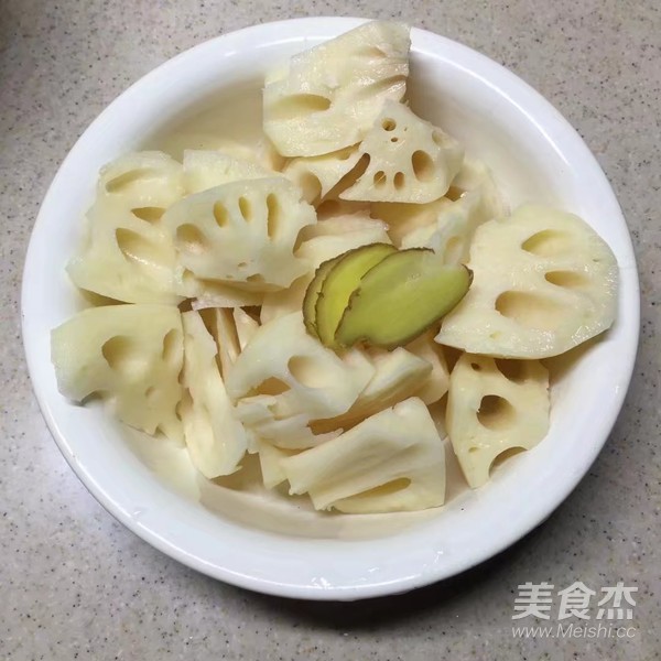 Lotus Root and Barley Barley Soup recipe