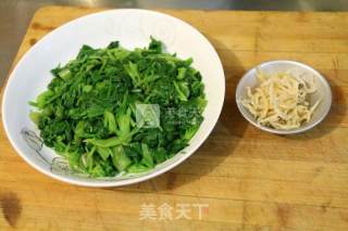 Dried Whitebait with Spinach recipe