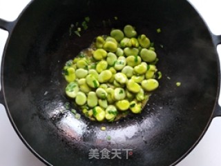 Broad Beans with Scallion Oil recipe