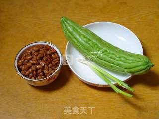 Laba Beans Mixed with Bitter Gourd recipe