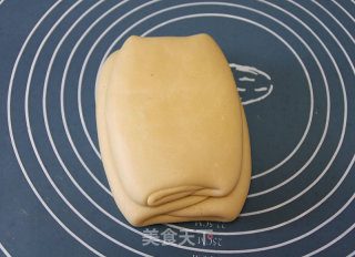 [milk-flavored Golden Bread Rolls]: Different Ways to Make Bread recipe