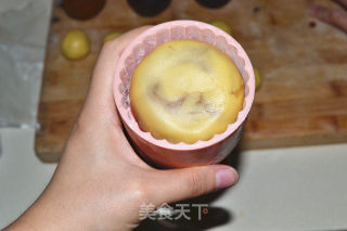 Mooncake with Lotus Seed Paste and Egg Yolk recipe