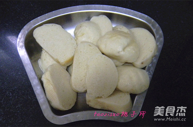 Golden Steamed Bun Slices recipe