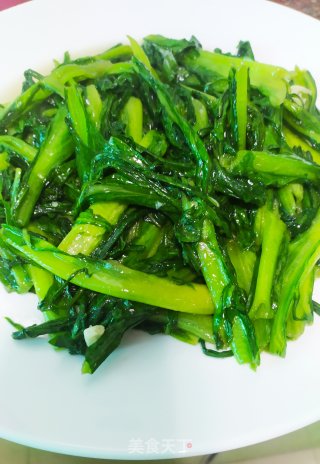 Stir-fried Bitter Veins with Garlic recipe