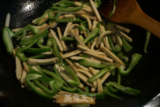 Shredded Chicken, Green Pepper and Dried Tofu recipe