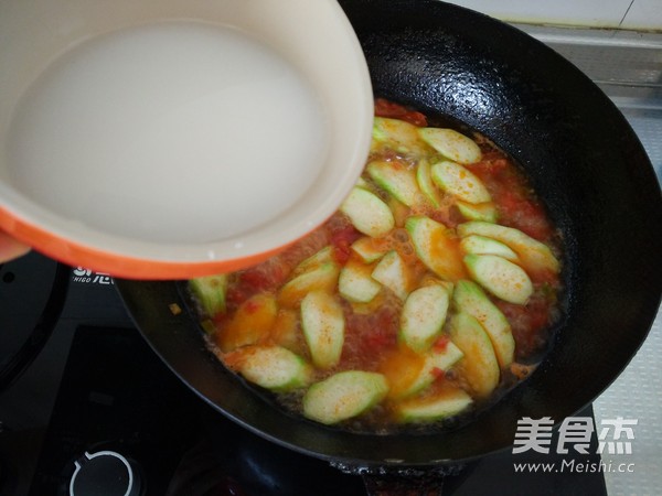 Tomato Loofah Soup recipe