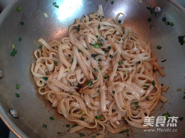 Stir-fried Hor Fun with Soy Sauce recipe