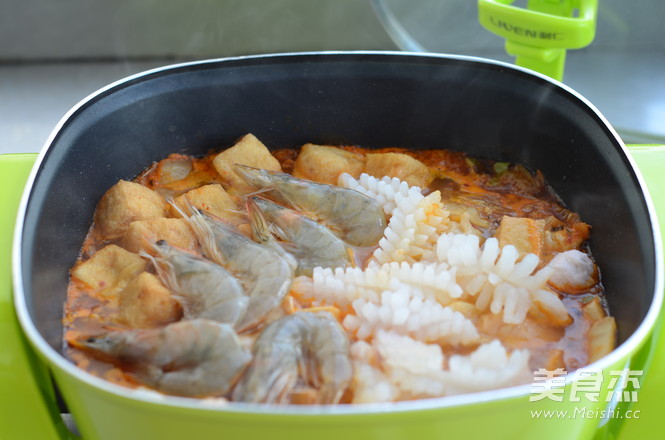 Spicy Cabbage Seafood Pot recipe