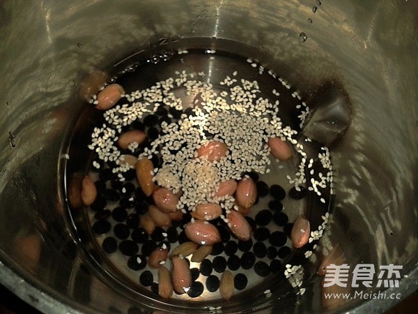 Sesame Black Soy Milk recipe