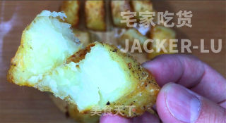 Super Crispy and Buttery Baked Potato Wedges, Full of Milk Flavor, Crispy Crust, Soft and Layered Inside! recipe