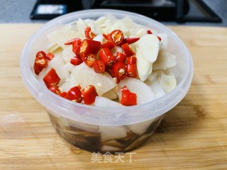 Simple Appetizing Sweet and Sour Pickled Radish recipe