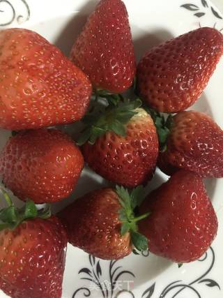 Strawberry Ice Cream Cake recipe