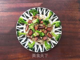 Stir-fried Broccoli Enoki Mushroom with Bacon recipe