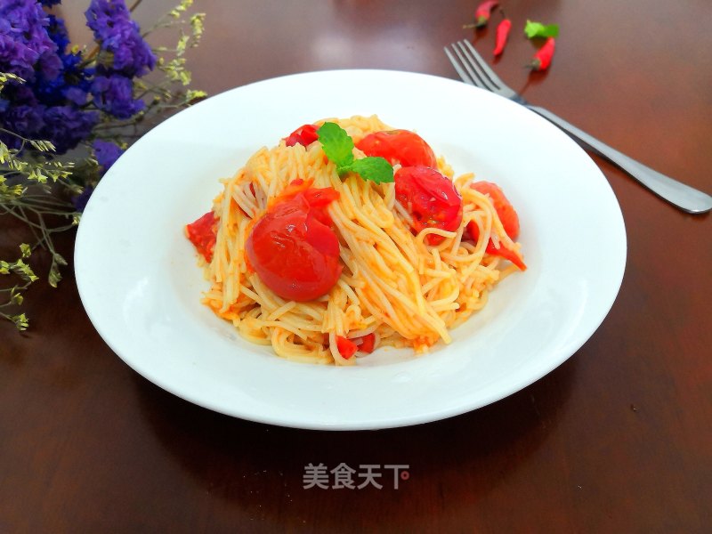 Fried Noodles with Small Tomatoes recipe