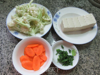 Carrots and Cauliflower Stir-fried Thousand Page Tofu recipe