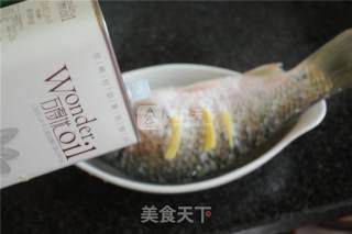 Steamed Crucian Carp with Chopped Chili recipe