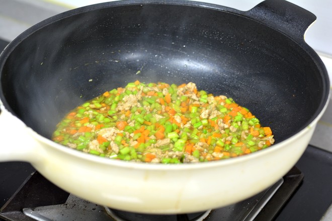 Stir-fried Asparagus and Carrots with Minced Meat recipe