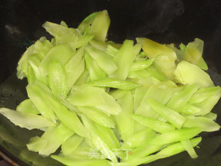 Stir-fried Lettuce Slices recipe