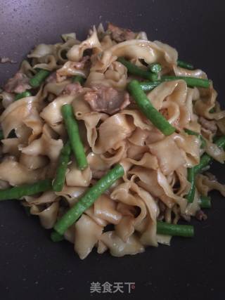 Braised Noodles with Beans recipe