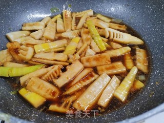 Braised Spring Bamboo Shoots in Oil recipe