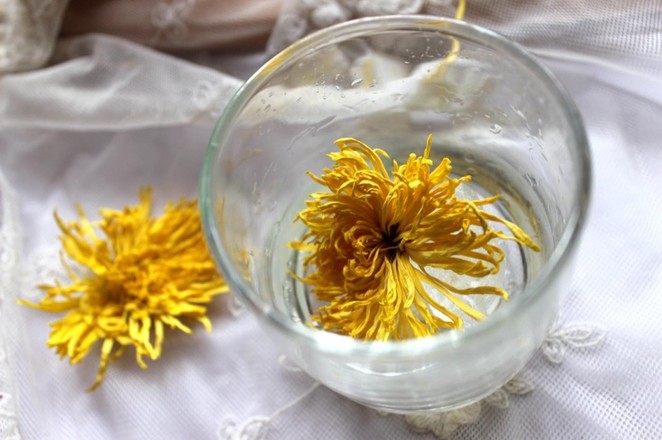 Golden Silk Chrysanthemum Rock Candy Drink recipe