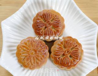 Cantonese-style Pork Floss Five-core Moon Cake recipe