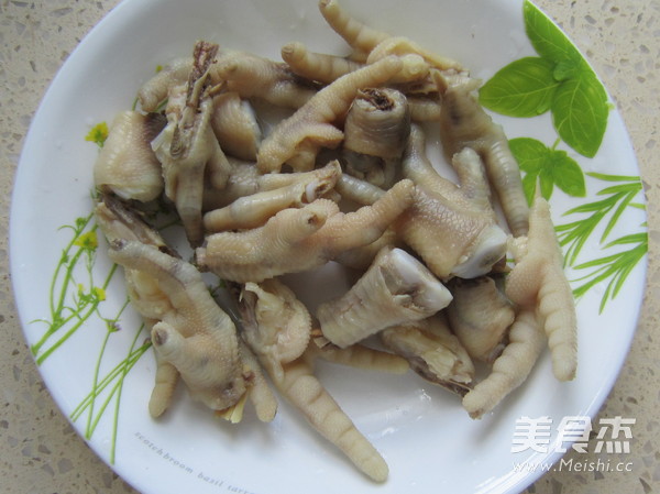 Kimchi Chicken Feet recipe