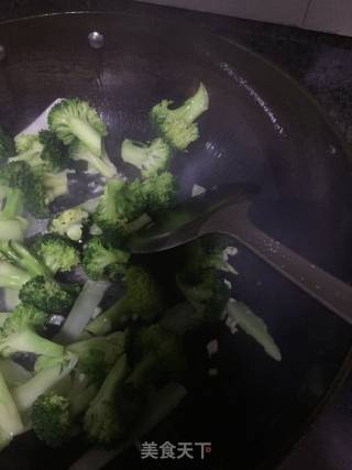 Vegetarian Stir-fried Broccoli recipe