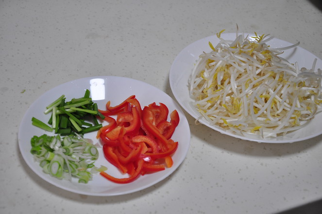 Stir-fried Shredded Pork with Bean Sprouts recipe