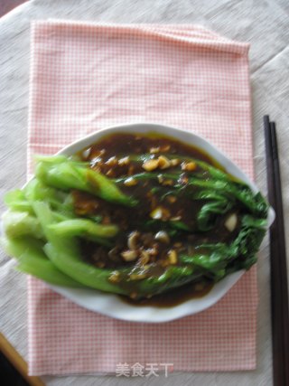 Simple and Easy to Make Delicious-lettuce in Oyster Sauce recipe