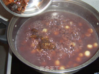 Longan and Lotus Seed Honey Glutinous Porridge recipe