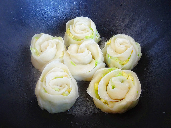 Fried Dumplings with Flowers recipe