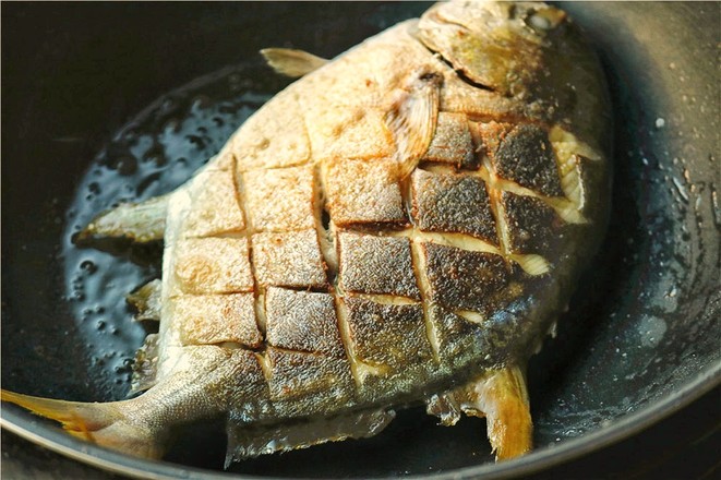 Braised Pomfret with Cumin Sauce recipe