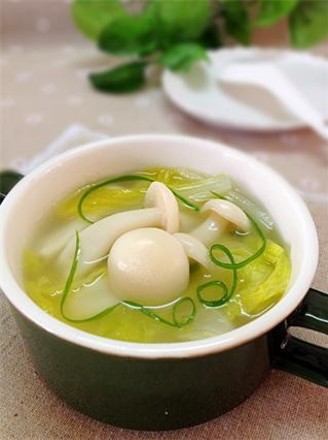 Baby Vegetable and White Jade Mushroom Soup