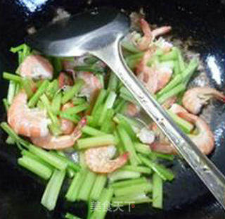 Celery Stir-fried Headless Shrimp recipe