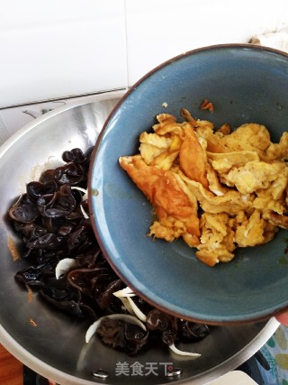 Fried Fungus with Eggs recipe