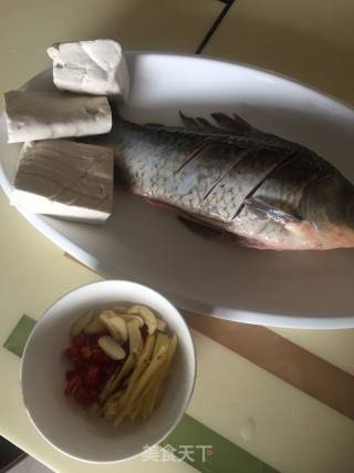 Braised Tofu with Crucian Carp recipe