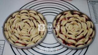 Plum Sauce Flower Pan Bread recipe