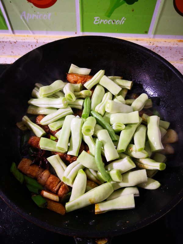 Braised Pork with Beans recipe