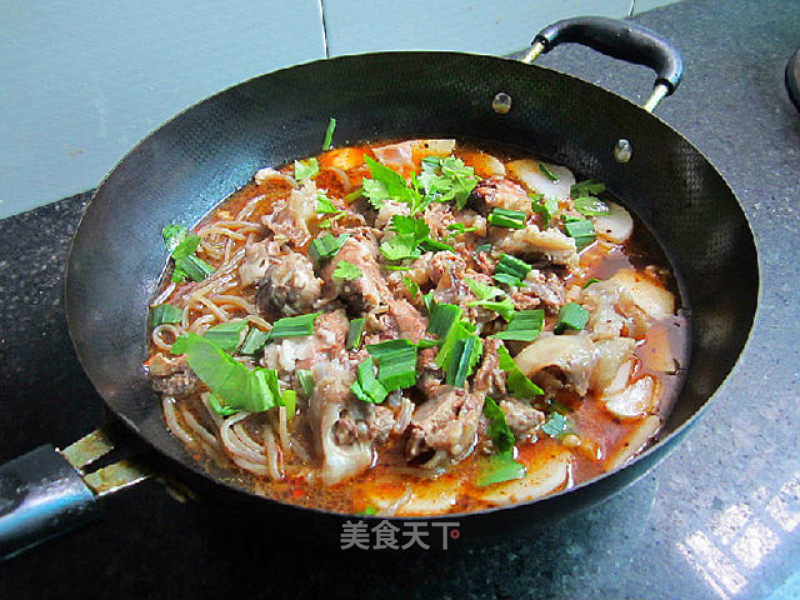 Pig Head Vermicelli Radish Pot