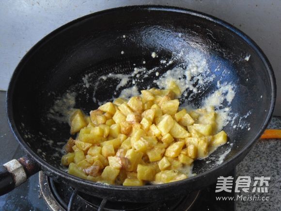 Baked Potato Diced with Egg Yolk recipe