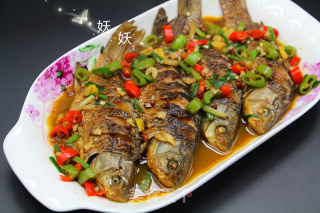 Spicy Rice with Small Crucian Carp recipe