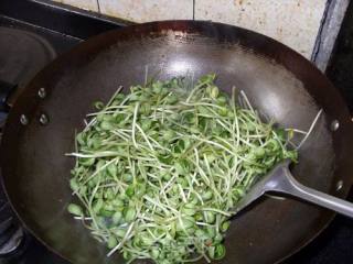 Private House-stir-fried Beef with Black Bean Sprouts recipe