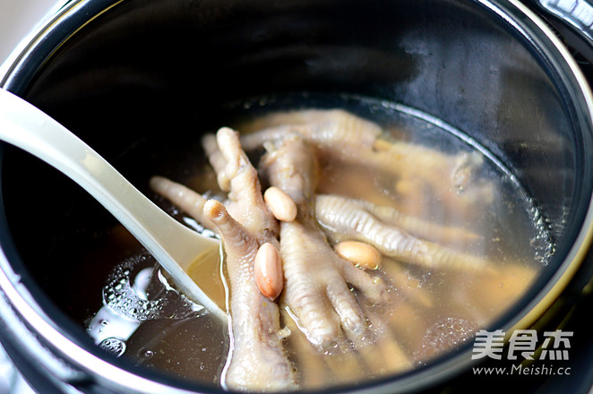 Peanut Chicken Feet Soup recipe