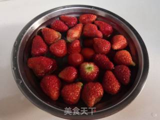 Strawberry Pudding Made with Fresh Strawberries recipe