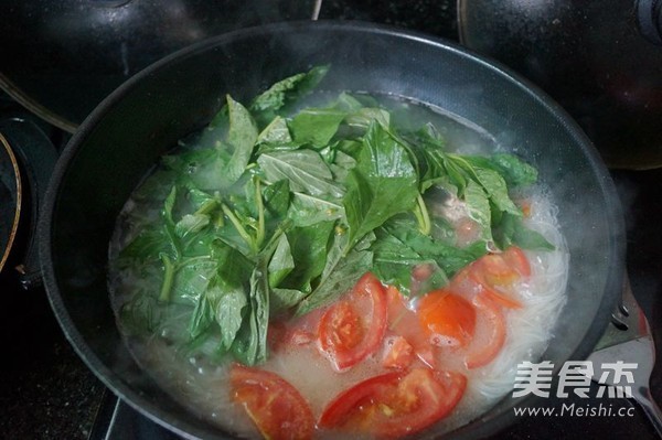 Tomato Omelette Bone Noodle Soup recipe