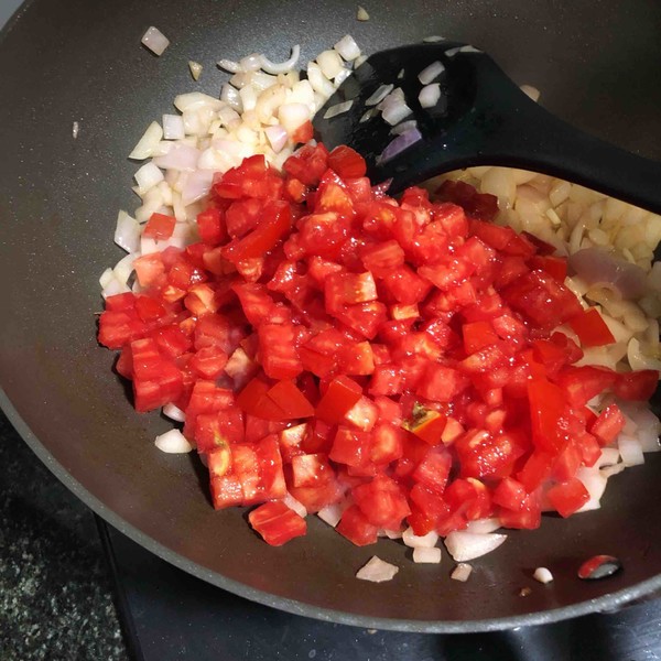 Spaghetti with Bacon and Tomato recipe