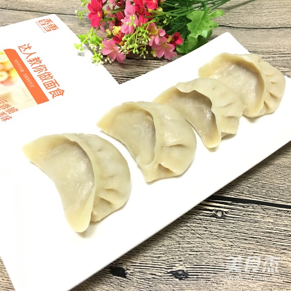 Xiangxue Flour Steamed Noodle Pork and Cabbage Dumplings recipe